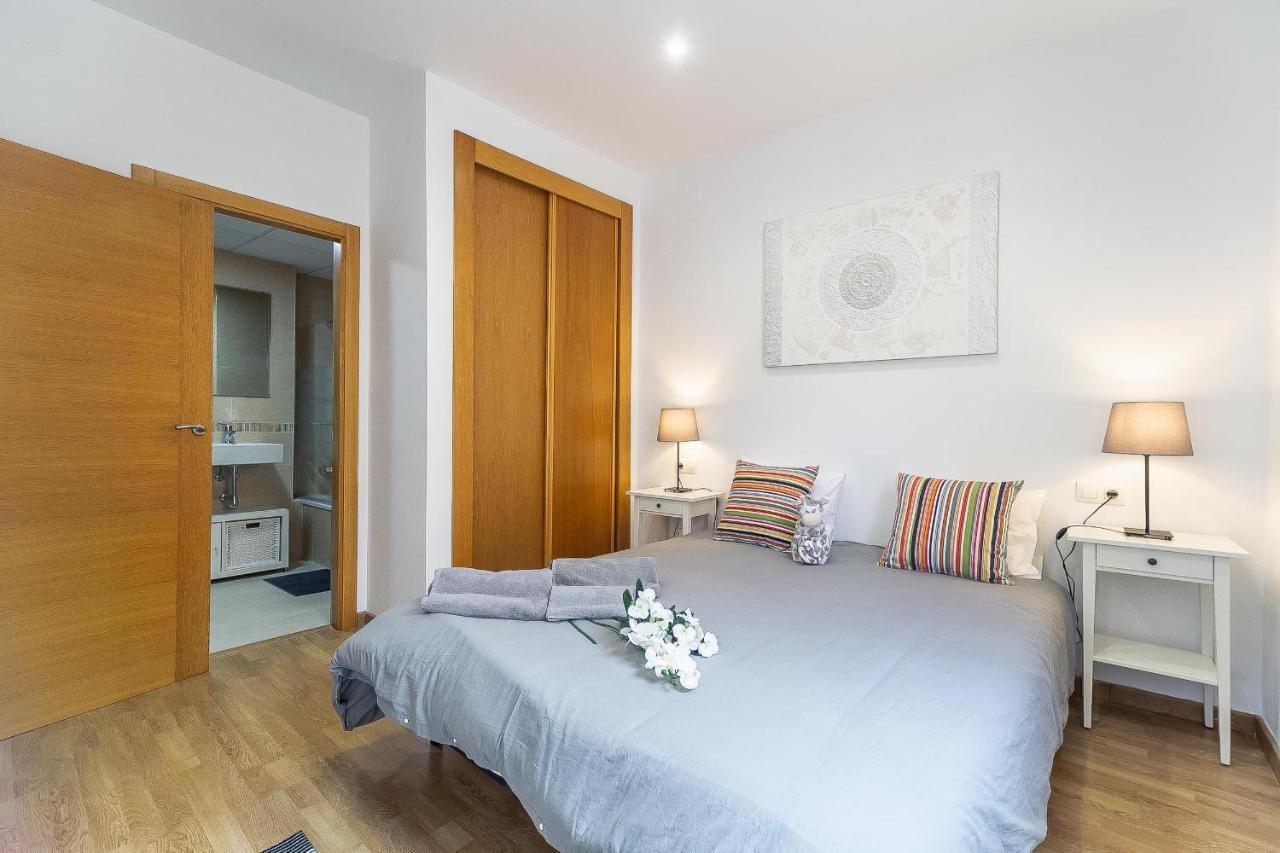 Central Malaga Apartment At Mitjana Plaza Exterior foto
