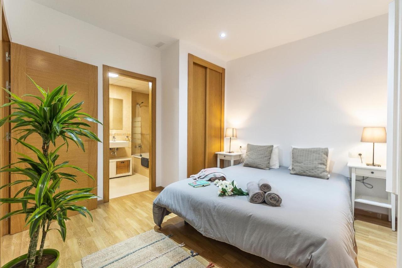 Central Malaga Apartment At Mitjana Plaza Exterior foto