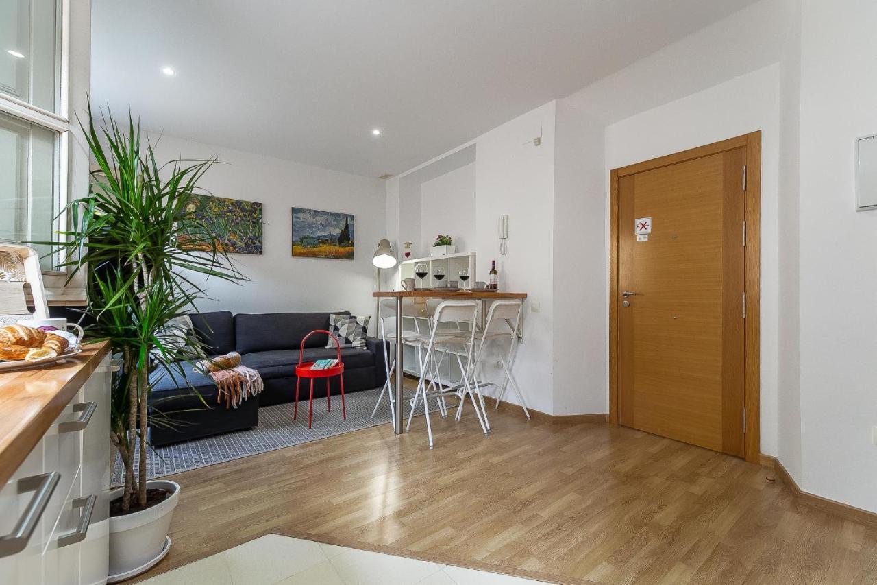 Central Malaga Apartment At Mitjana Plaza Exterior foto
